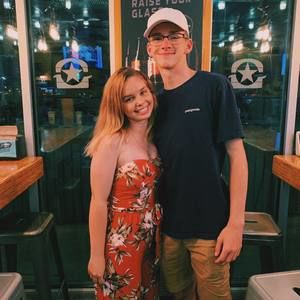 Meet your Posher, Makayla